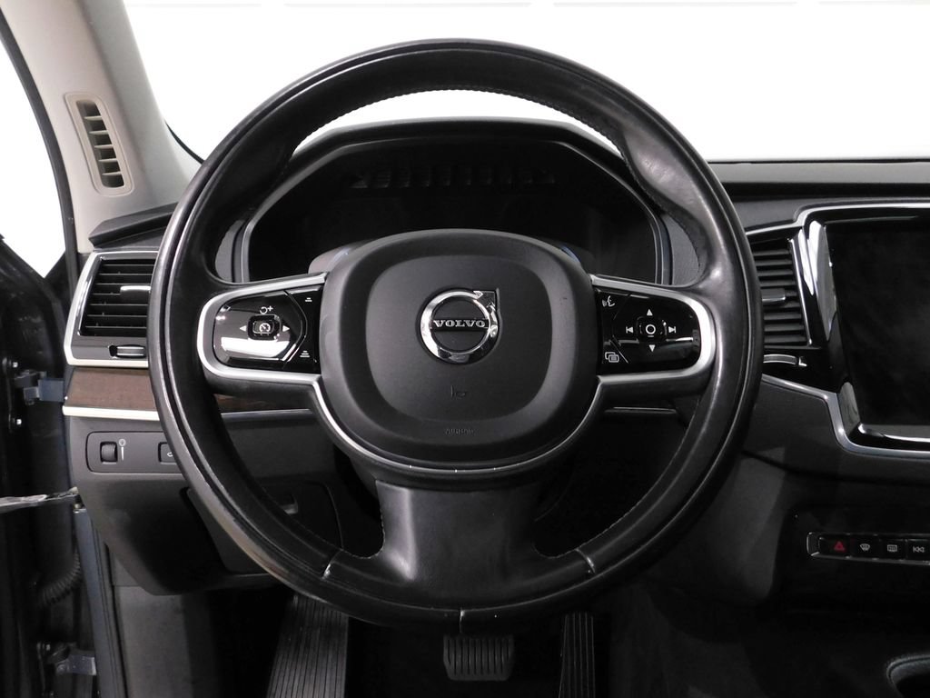 Used 2017 Volvo XC90 T6 Momentum w/ Vision Package AWD/4WD image 32
