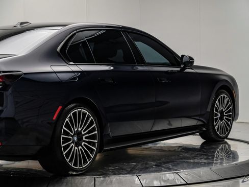 Used 2025 BMW i7 xDrive60 AWD/4WD image 20