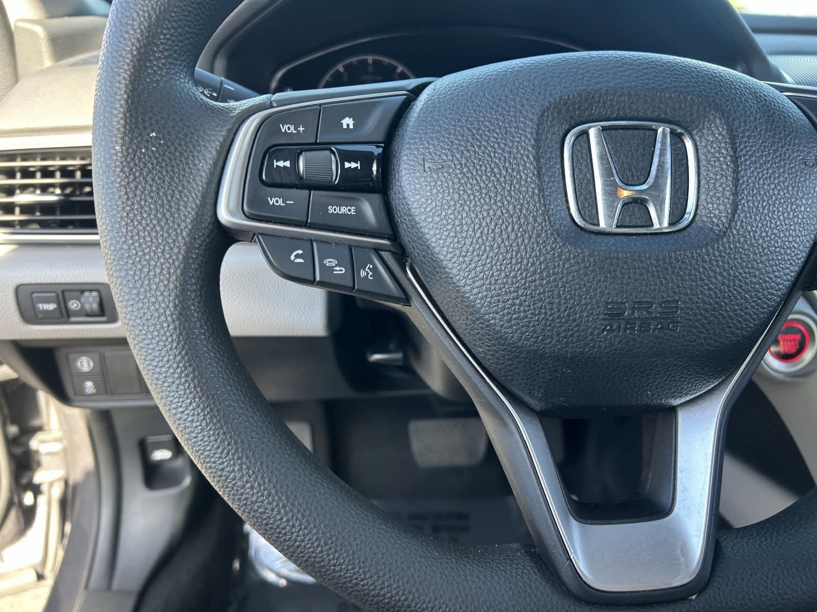 Certified 2018 Honda Accord LX image 27