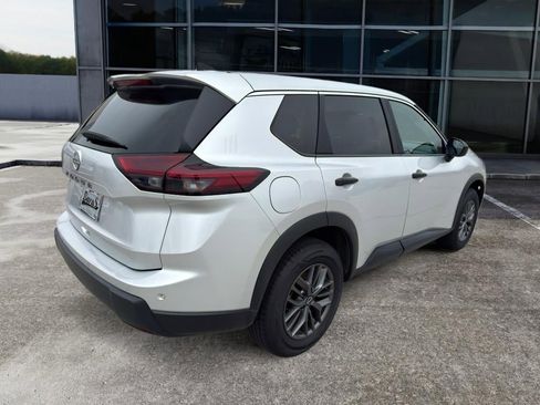 Used 2024 Nissan Rogue S image 7