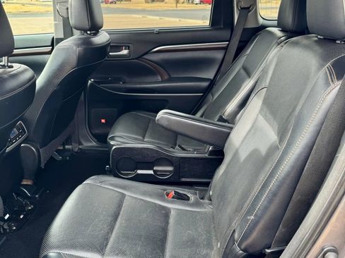 Used 2014 Toyota Highlander Limited AWD/4WD image 17