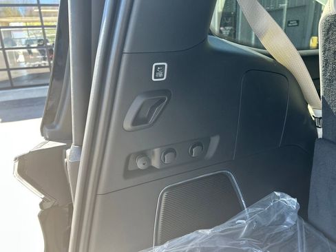 New 2026 Jeep Grand Wagoneer 4WD image 27