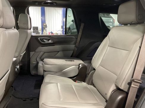 Used 2023 GMC Yukon SLT RWD image 9