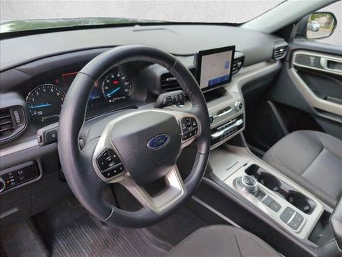 Used 2022 Ford Explorer XLT RWD image 9