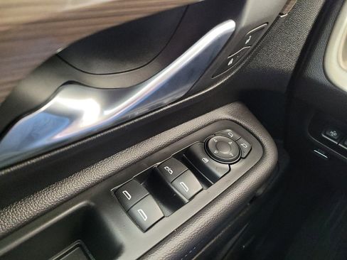 Used 2022 GMC Terrain Denali w/ Denali Premium Package image 27