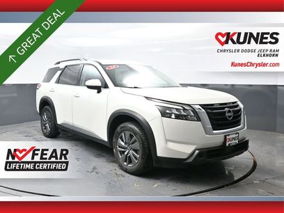 Used 2024 Nissan Pathfinder SV