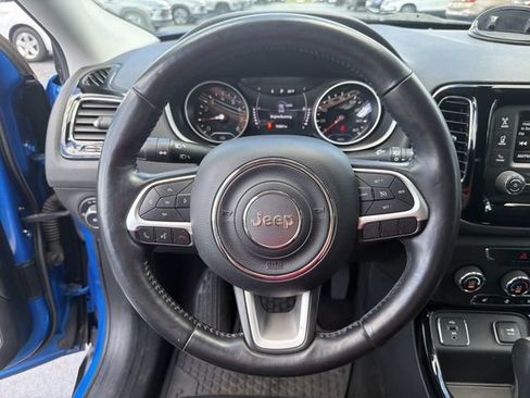 Used 2018 Jeep Compass Latitude FWD image 28