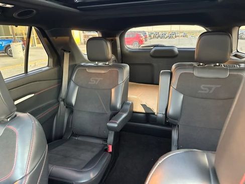 Used 2025 Ford Explorer ST AWD/4WD image 12