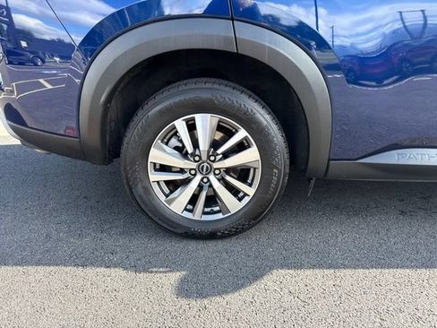 Used 2026 Nissan Pathfinder SL AWD/4WD image 12