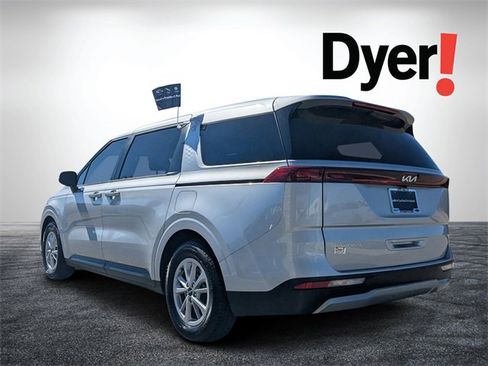 Certified 2023 Kia Carnival LX image 6