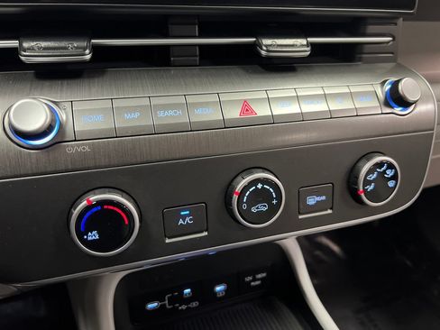 Used 2024 Hyundai Kona SE FWD image 20