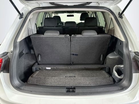 Used 2018 Volkswagen Tiguan S w/ 3rd Row Seat Package AWD/4WD image 23