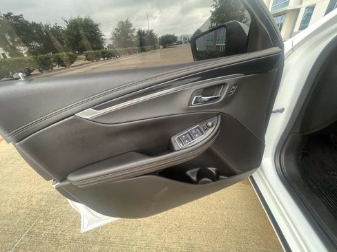 Used 2020 Chevrolet Impala LT FWD image 14