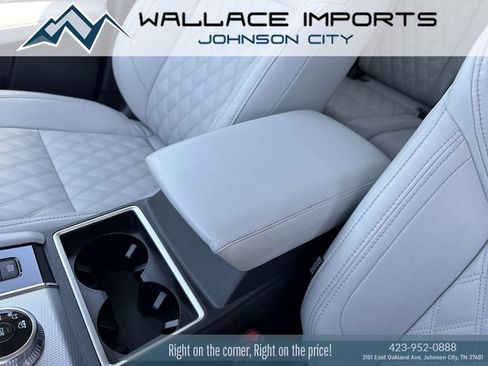 Used 2024 Mitsubishi Outlander SEL AWD/4WD image 19