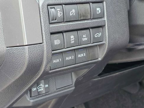 Used 2025 Toyota Tacoma TRD Off-Road w/ TRD Off Road Premium Package AWD/4WD image 25