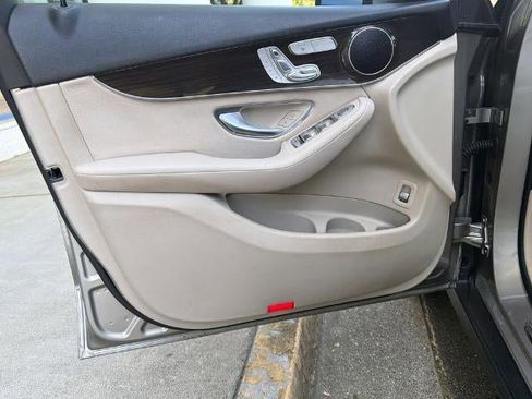 Used 2021 Mercedes-Benz GLC 300 image 10