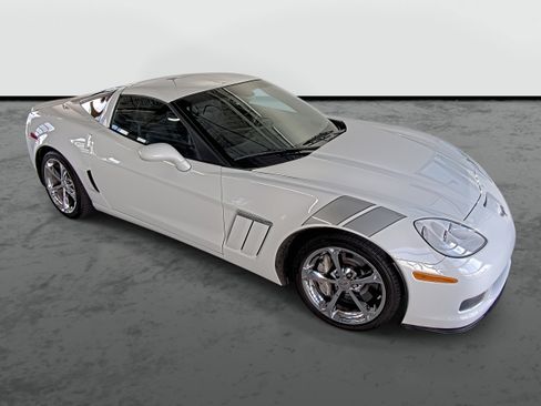 Used 2013 Chevrolet Corvette Grand Sport w/ 3LT Preferred Equipment Group RWD image 4