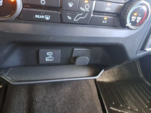 Used 2022 Ford F150 XLT AWD/4WD image 15