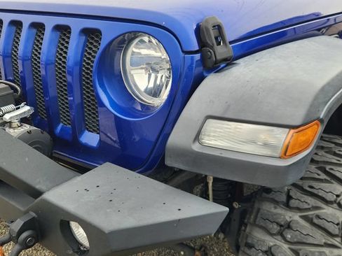 Used 2018 Jeep Wrangler Unlimited Sport S AWD/4WD image 6