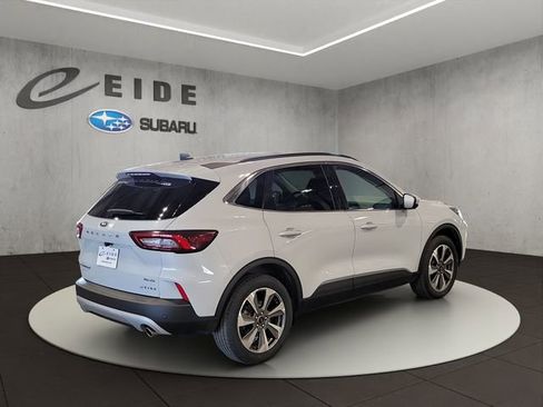 Used 2025 Ford Escape Platinum AWD/4WD image 4