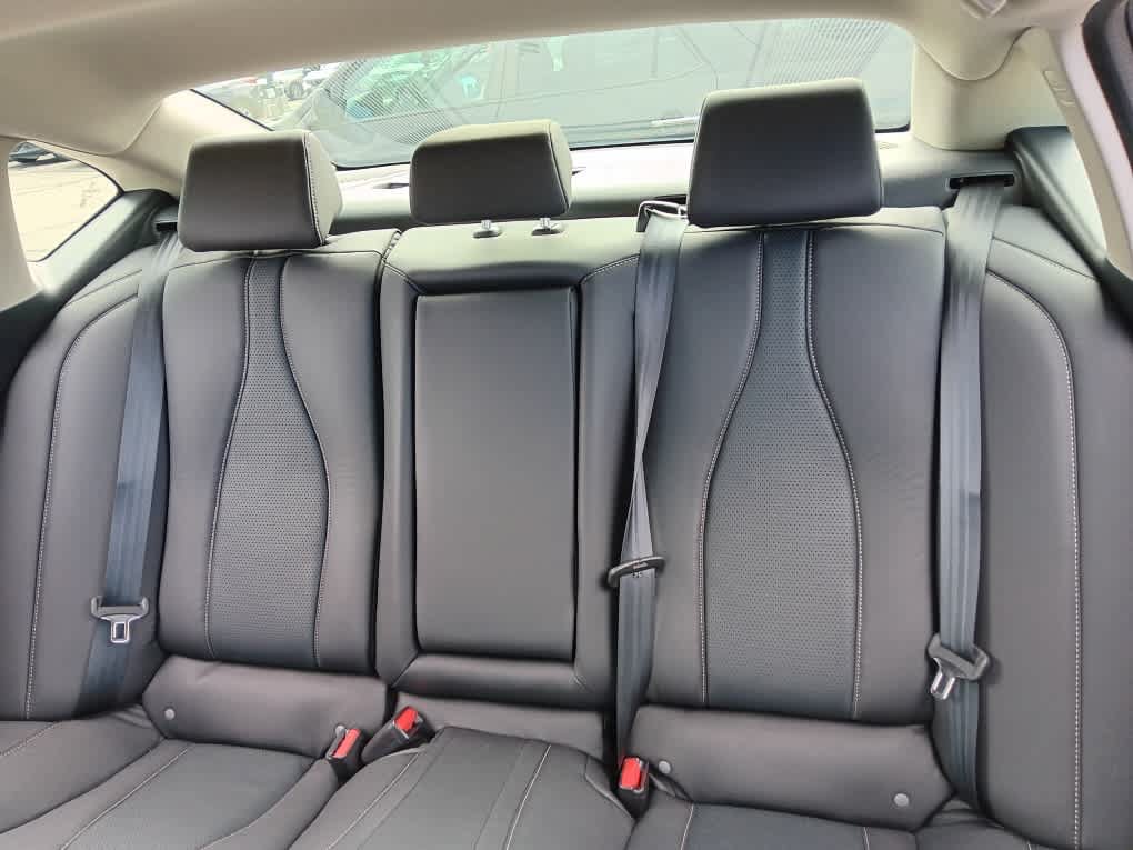 Used 2024 Acura TLX w/ Technology Package FWD image 12