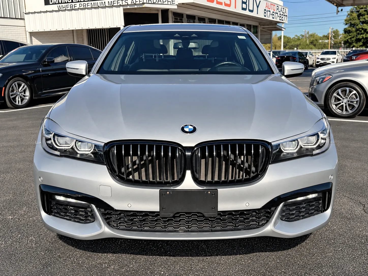 Used 2019 BMW 740i w/ Executive Package RWD image 2
