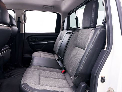 Used 2018 Nissan Titan S RWD image 31