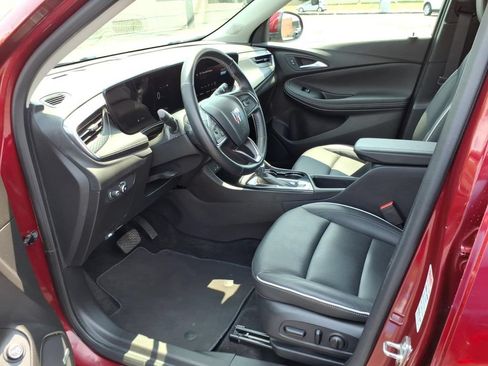 Used 2024 Buick Encore GX Avenir w/ Avenir Convenience Package FWD image 10