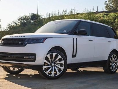 New 2025 Land Rover Range Rover Long Wheelbase SE