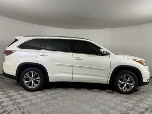 Used 2015 Toyota Highlander XLE AWD/4WD image 9