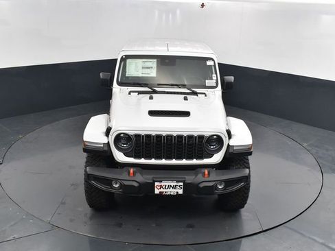 New 2025 Jeep Gladiator Mojave w/ Safety Group image 31