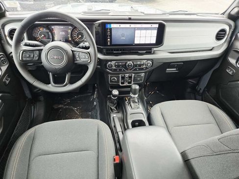 Used 2025 Jeep Wrangler Unlimited Sport AWD/4WD image 9