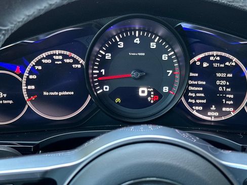 Used 2023 Porsche Cayenne AWD/4WD image 32