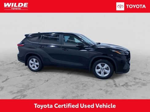 Certified 2023 Toyota Highlander L image 2