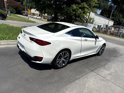 Used 2017 INFINITI Q60 2.0t w/ Premium Plus Package 2.0T image 4