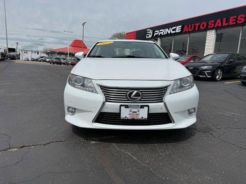 Used 2013 Lexus ES 350 w/ Luxury Pkg FWD image 2