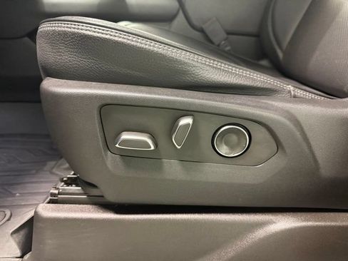 Used 2023 GMC Yukon Denali AWD/4WD image 16