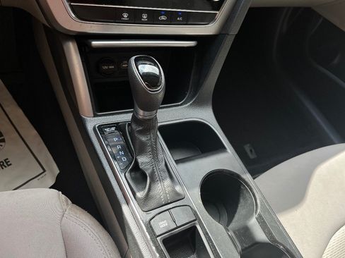 Used 2016 Hyundai Sonata SE FWD image 16