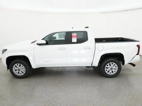 New 2026 Toyota Tacoma SR5 RWD image 6