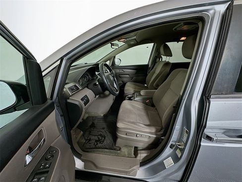 Used 2016 Honda Odyssey SE image 19