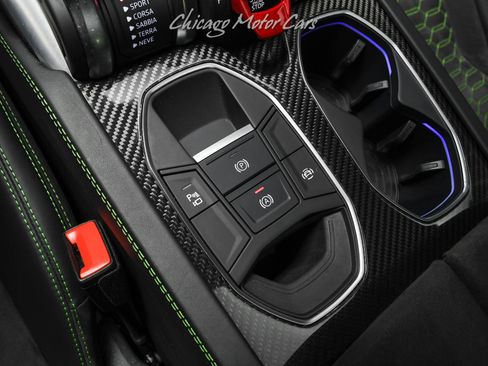 Used 2020 Lamborghini Urus image 18