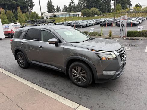 Used 2022 Nissan Pathfinder SV AWD/4WD image 6