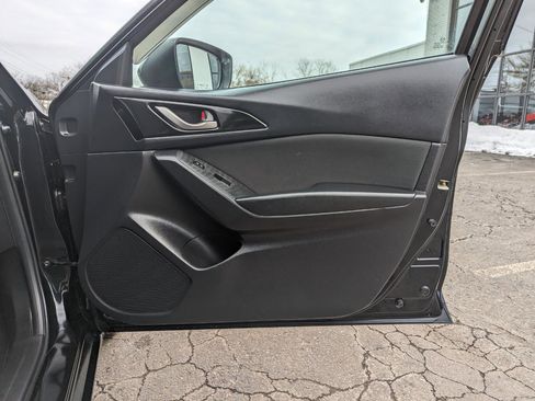 Used 2016 MAZDA MAZDA3 i Sport image 27