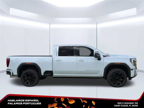 New 2026 GMC Sierra 2500 Denali w/ Denali Reserve Package AWD/4WD image 8