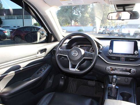 Used 2022 Nissan Altima 2.5 SR w/ Midnight Edition Package image 26