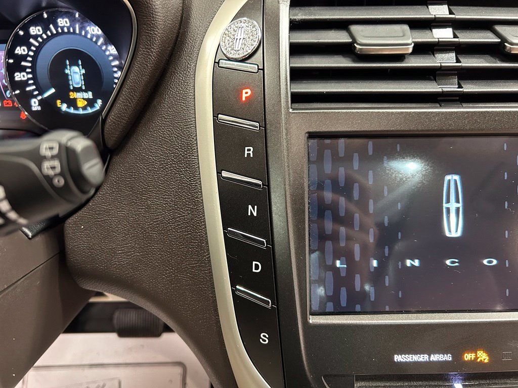 Used 2018 Lincoln MKC Reserve FWD image 17