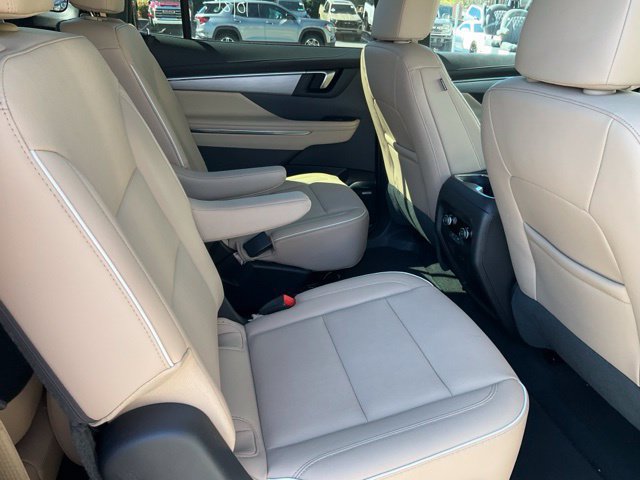 Used 2026 Buick Enclave Preferred FWD image 8