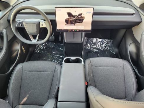 Used 2026 Tesla Model Y AWD image 30