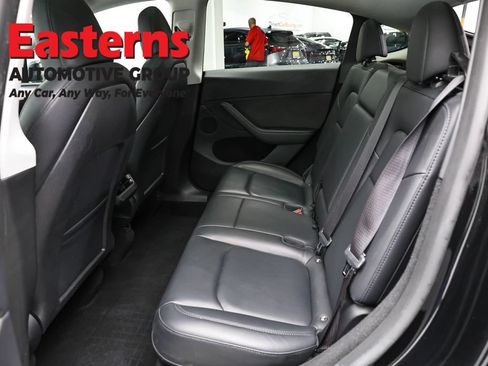 Used 2024 Tesla Model Y Long Range AWD/4WD image 16