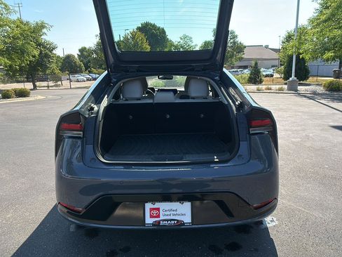 Used 2025 Toyota Prius XLE AWD/4WD image 13